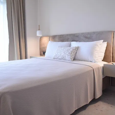 莫扎伊科公寓式酒店 2*