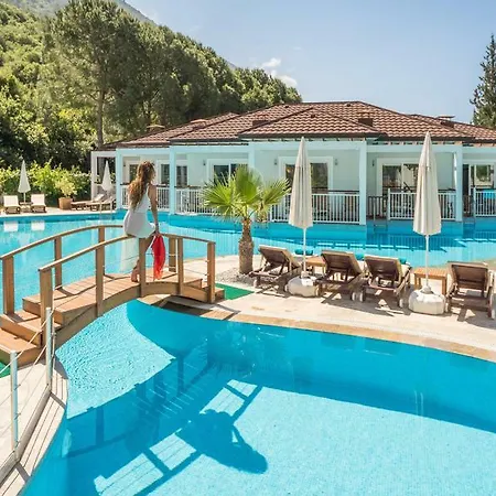 莫扎伊科公寓式酒店 2*