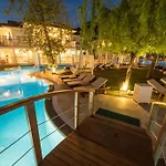 Mozaik Hotel 2*